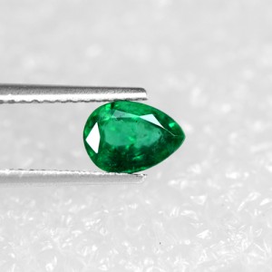0.85 Cts Natural Lustrous Top Rich Green Emerald Pear Cut Zambia Untreated 7x5mm
